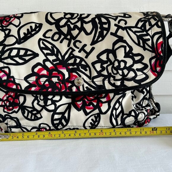COACH Kyra Graffiti Daisy Floral Crossbody Shoulder Back Pink Lining White Black - Picture 8 of 16